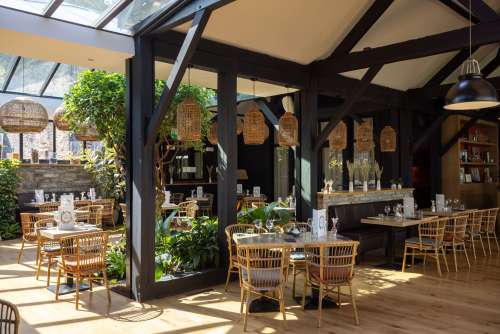restaurant brasserie le vegetarium, maison yves rocher, la gacilly, bretagne